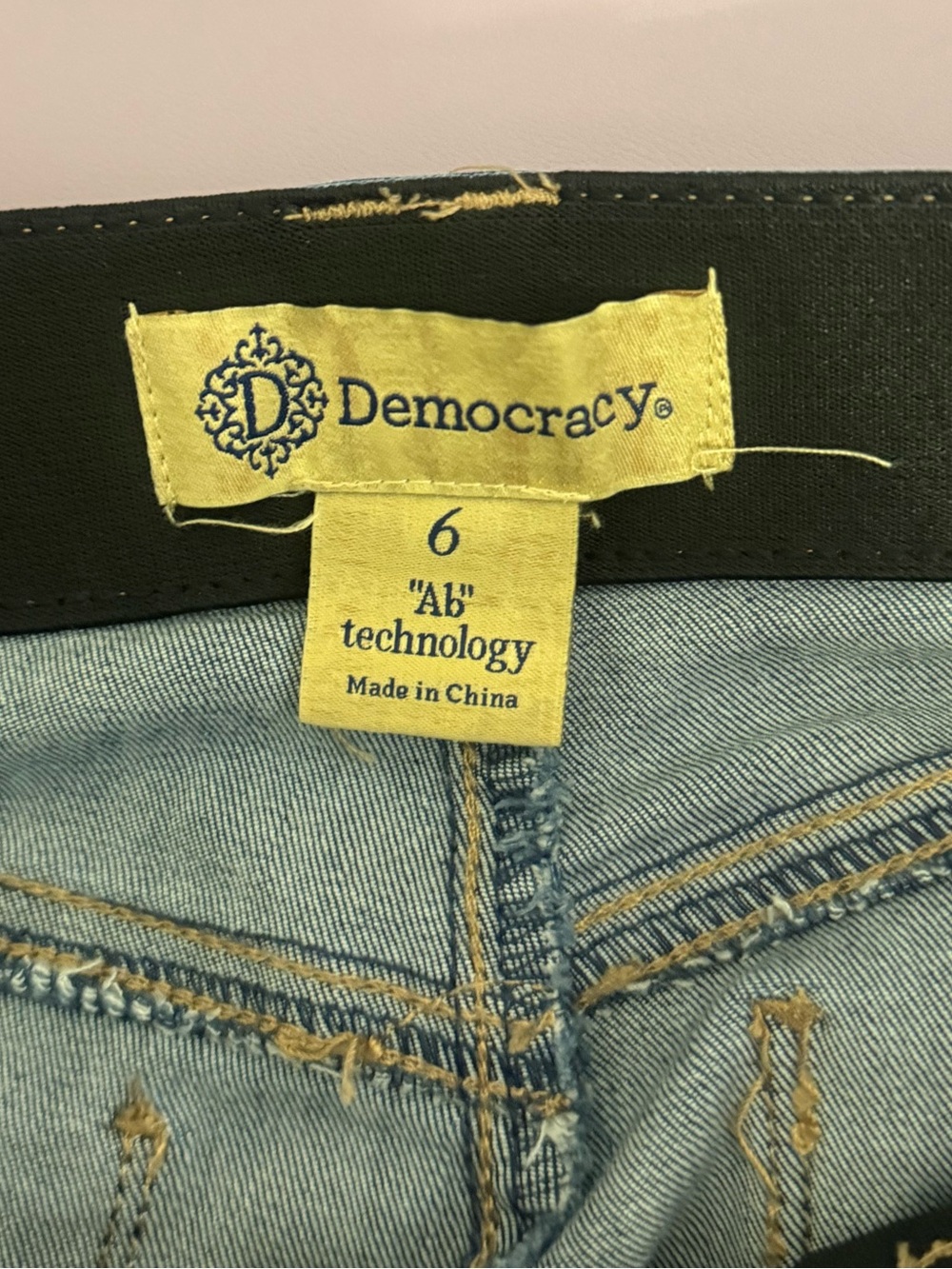 Democracy "Ab"solution Straight Leg Jeans - Picture 4 of 6